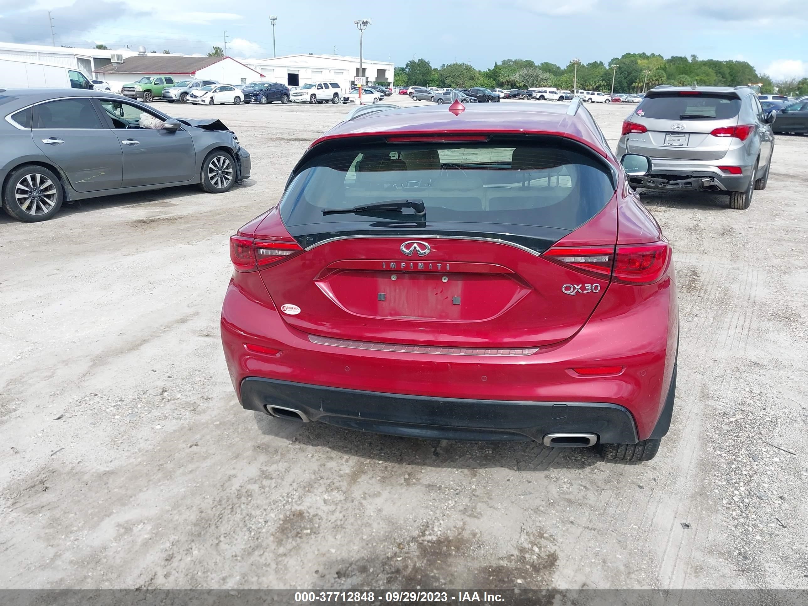 Photo 15 VIN: SJKCH5CP2HA018949 - INFINITI QX30 