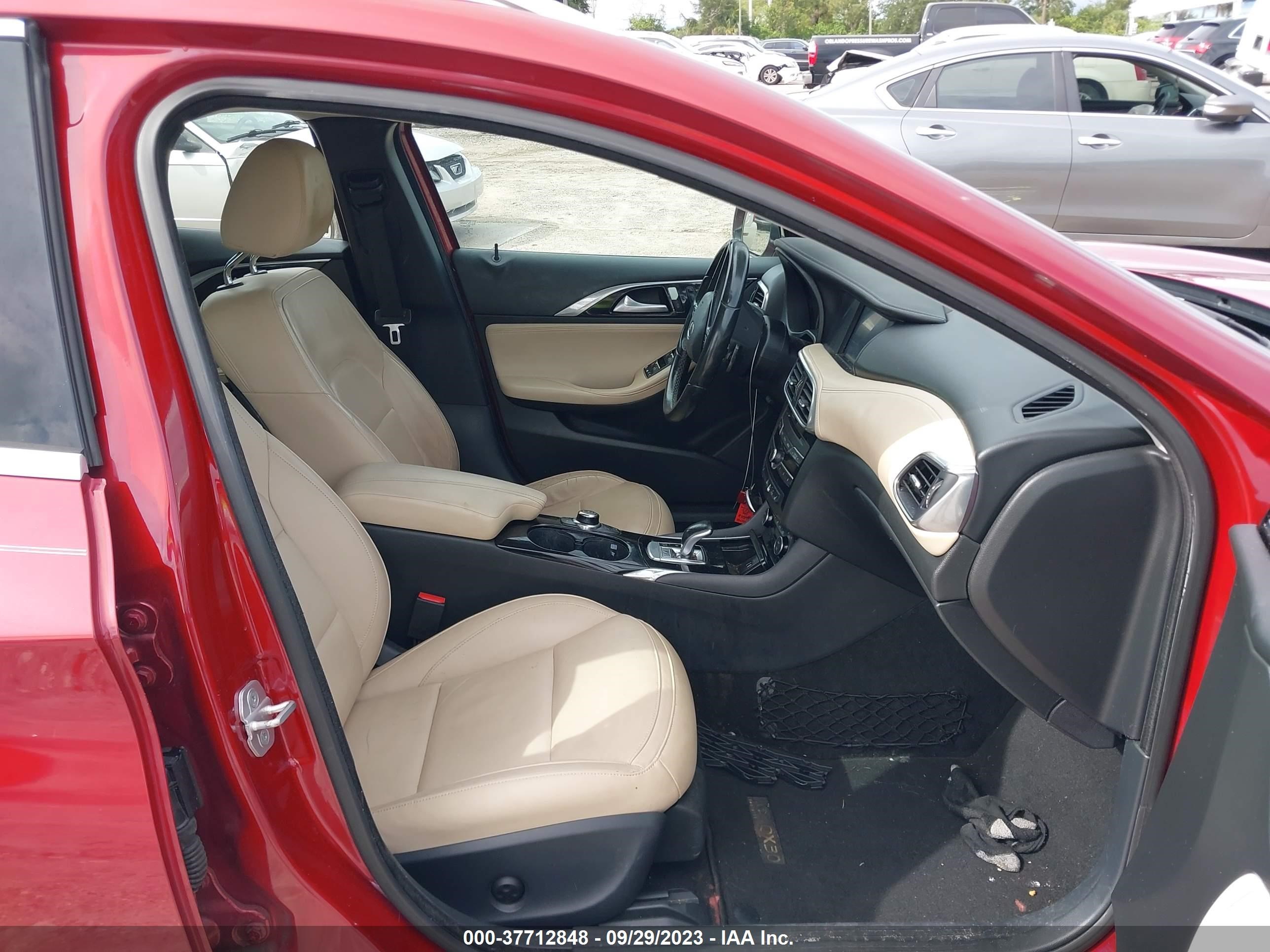 Photo 4 VIN: SJKCH5CP2HA018949 - INFINITI QX30 