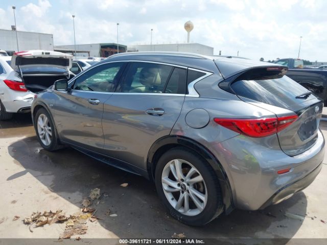 Photo 2 VIN: SJKCH5CP2JA004961 - INFINITI QX30 