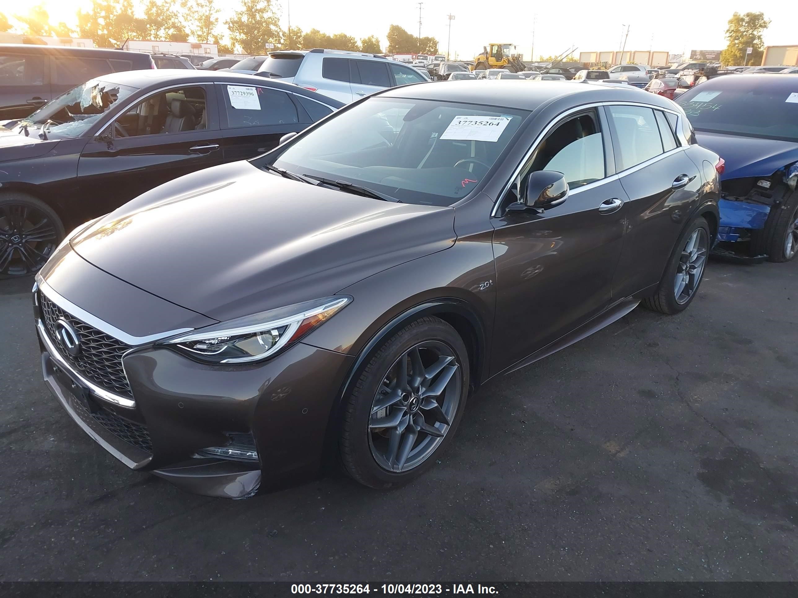 Photo 1 VIN: SJKCH5CP2JA045770 - INFINITI QX30 