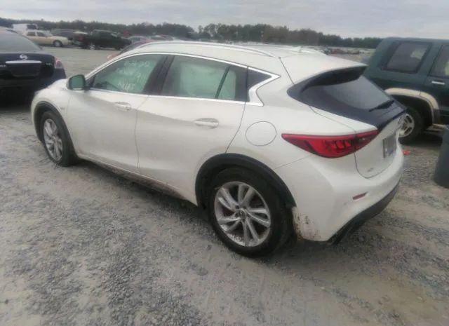 Photo 2 VIN: SJKCH5CP2JA049303 - INFINITI QX30 