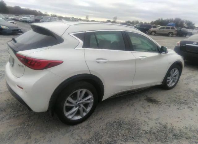 Photo 3 VIN: SJKCH5CP2JA049303 - INFINITI QX30 