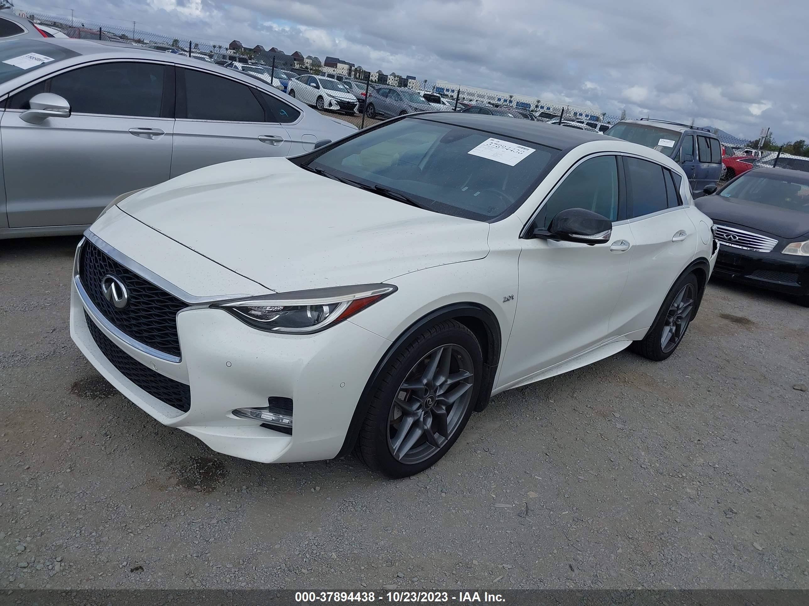 Photo 1 VIN: SJKCH5CP2JA050905 - INFINITI QX30 