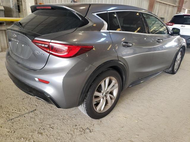 Photo 3 VIN: SJKCH5CP2JA056493 - INFINITI QX30 BASE 