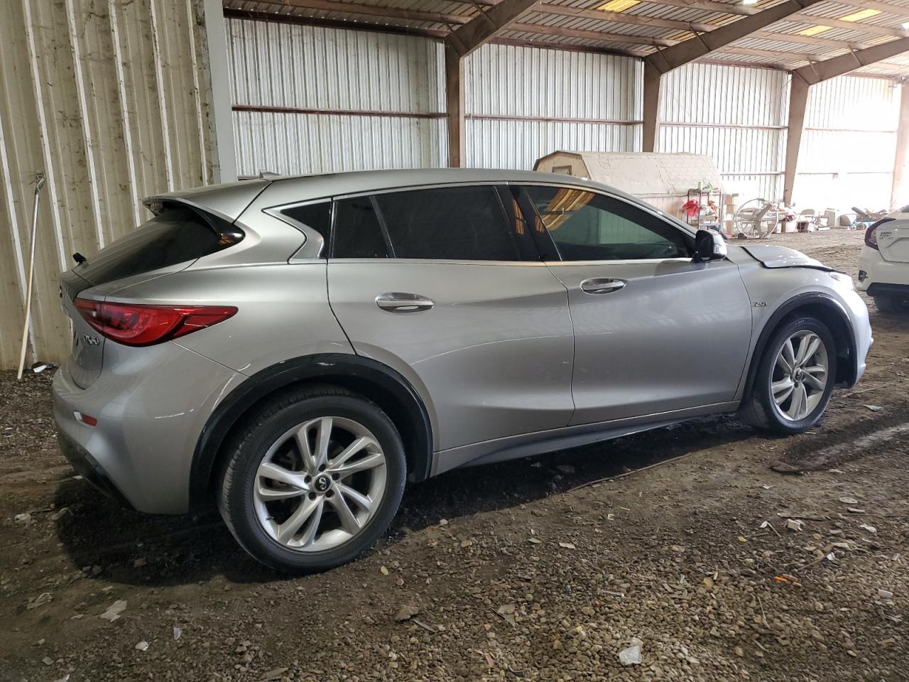 Photo 2 VIN: SJKCH5CP3JA058365 - INFINITI QX30 