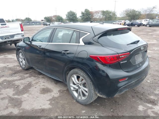 Photo 2 VIN: SJKCH5CP4JA053773 - INFINITI QX30 