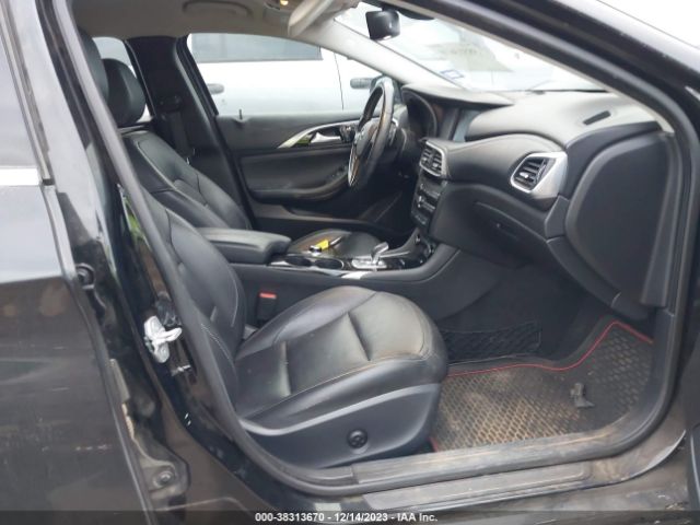 Photo 4 VIN: SJKCH5CP4JA053773 - INFINITI QX30 