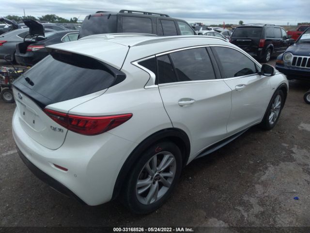 Photo 3 VIN: SJKCH5CP4JA059105 - INFINITI QX30 