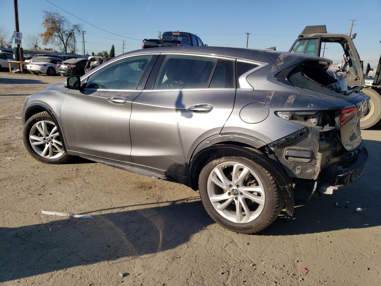 Photo 1 VIN: SJKCH5CP5HA035325 - INFINITI QX30 