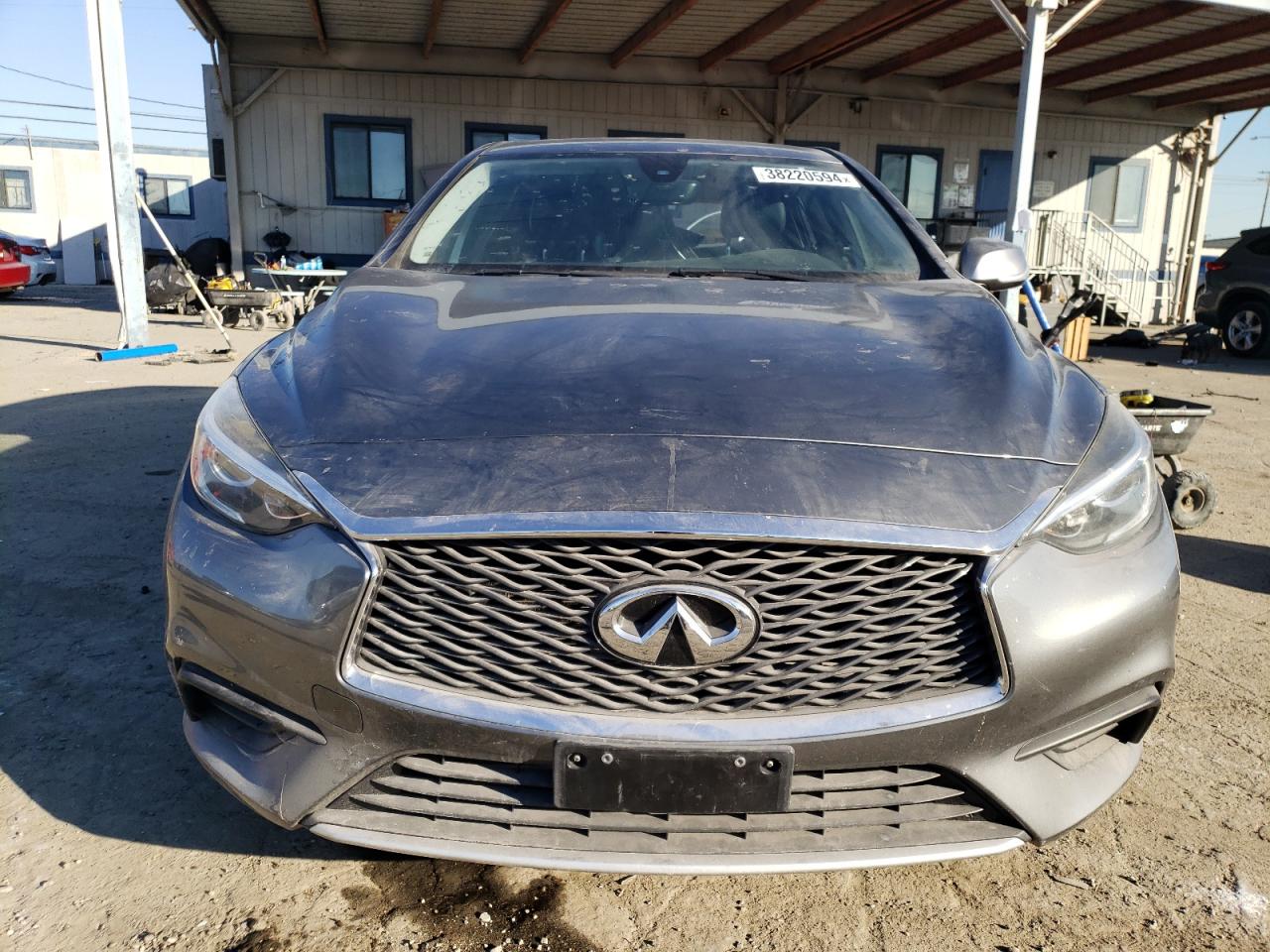 Photo 4 VIN: SJKCH5CP5HA035325 - INFINITI QX30 