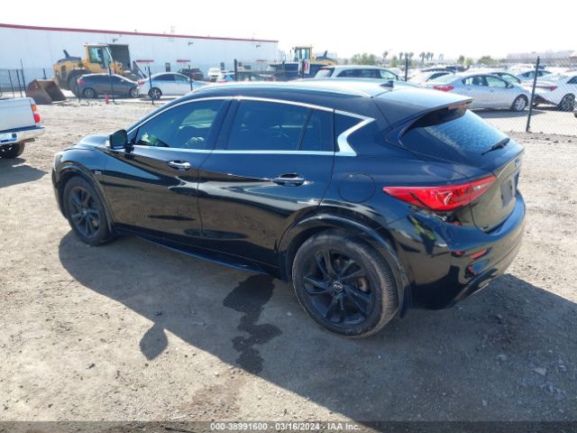 Photo 2 VIN: SJKCH5CP5JA053488 - INFINITI QX30 