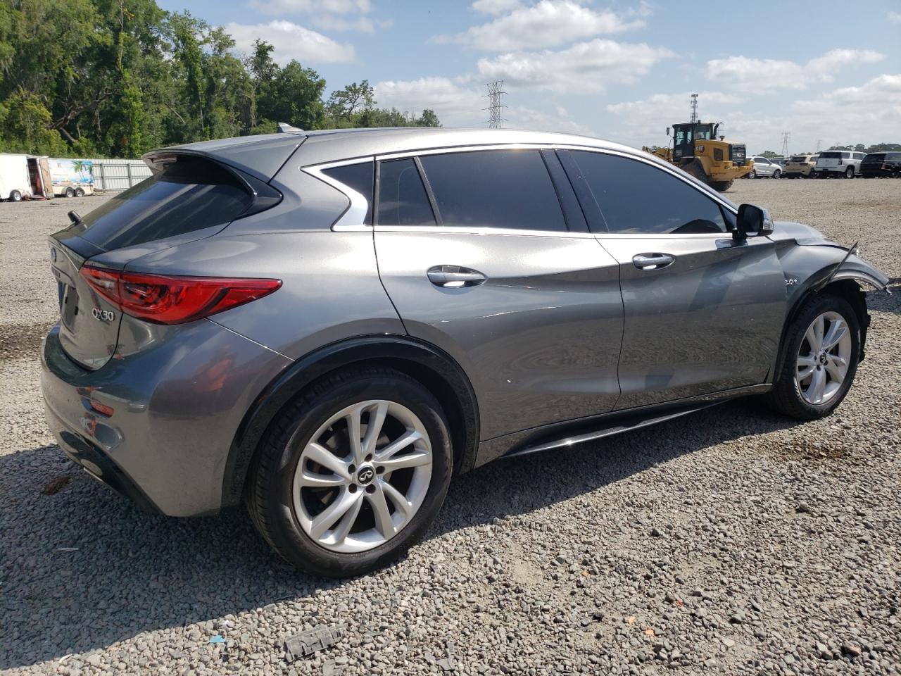 Photo 2 VIN: SJKCH5CP5JA060022 - INFINITI QX30 