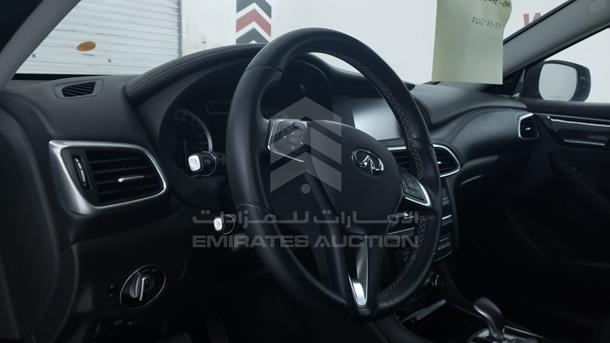 Photo 8 VIN: SJKCH5CP5KA004101 - INFINITI Q 30 