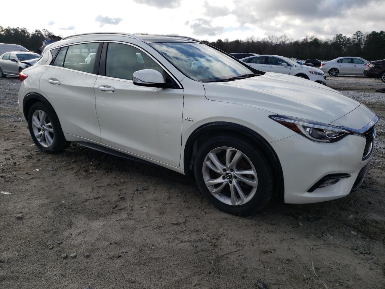 Photo 3 VIN: SJKCH5CP6HA034958 - INFINITI QX30 