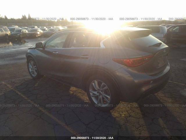 Photo 2 VIN: SJKCH5CP6JA060112 - INFINITI QX30 