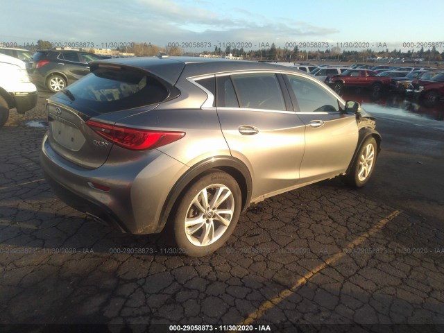 Photo 3 VIN: SJKCH5CP6JA060112 - INFINITI QX30 