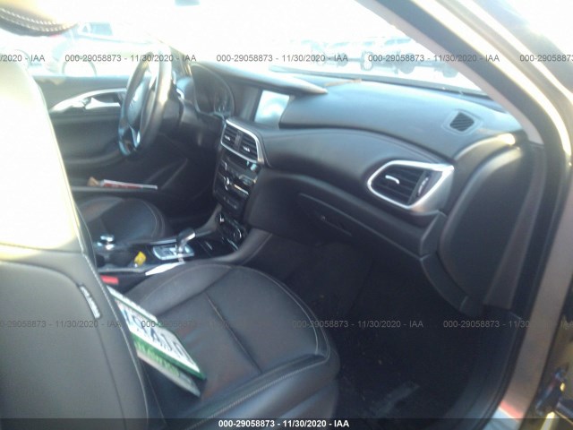 Photo 4 VIN: SJKCH5CP6JA060112 - INFINITI QX30 