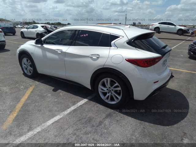 Photo 2 VIN: SJKCH5CP6KA010909 - INFINITI QX30 