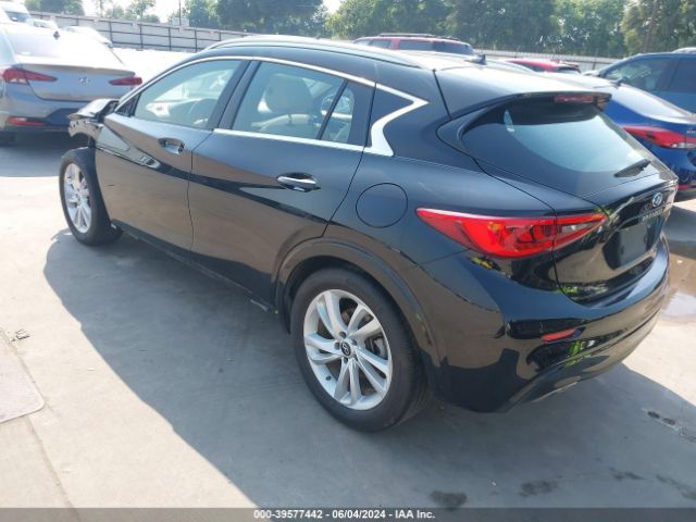 Photo 2 VIN: SJKCH5CP7JA004776 - INFINITI QX30 