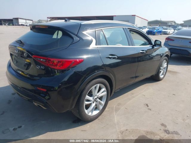 Photo 3 VIN: SJKCH5CP7JA004776 - INFINITI QX30 