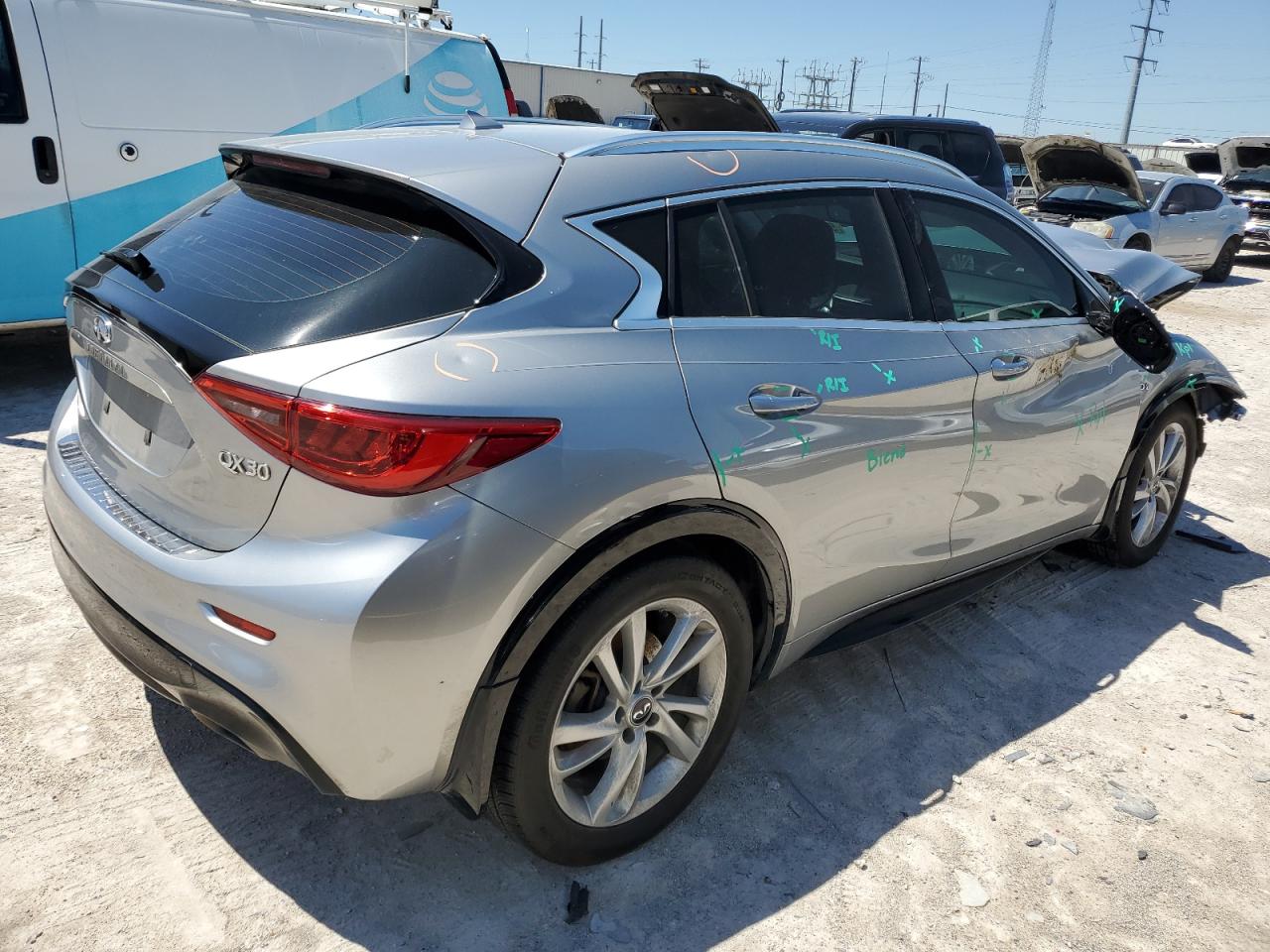 Photo 2 VIN: SJKCH5CP7JA005989 - INFINITI QX30 