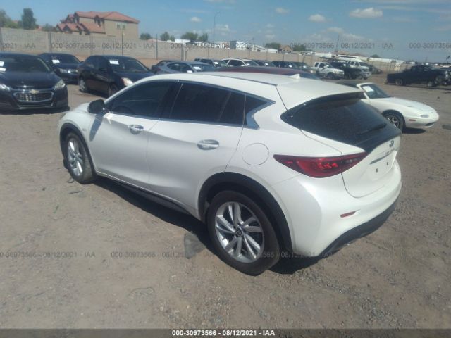 Photo 2 VIN: SJKCH5CP7JA006141 - INFINITI QX30 