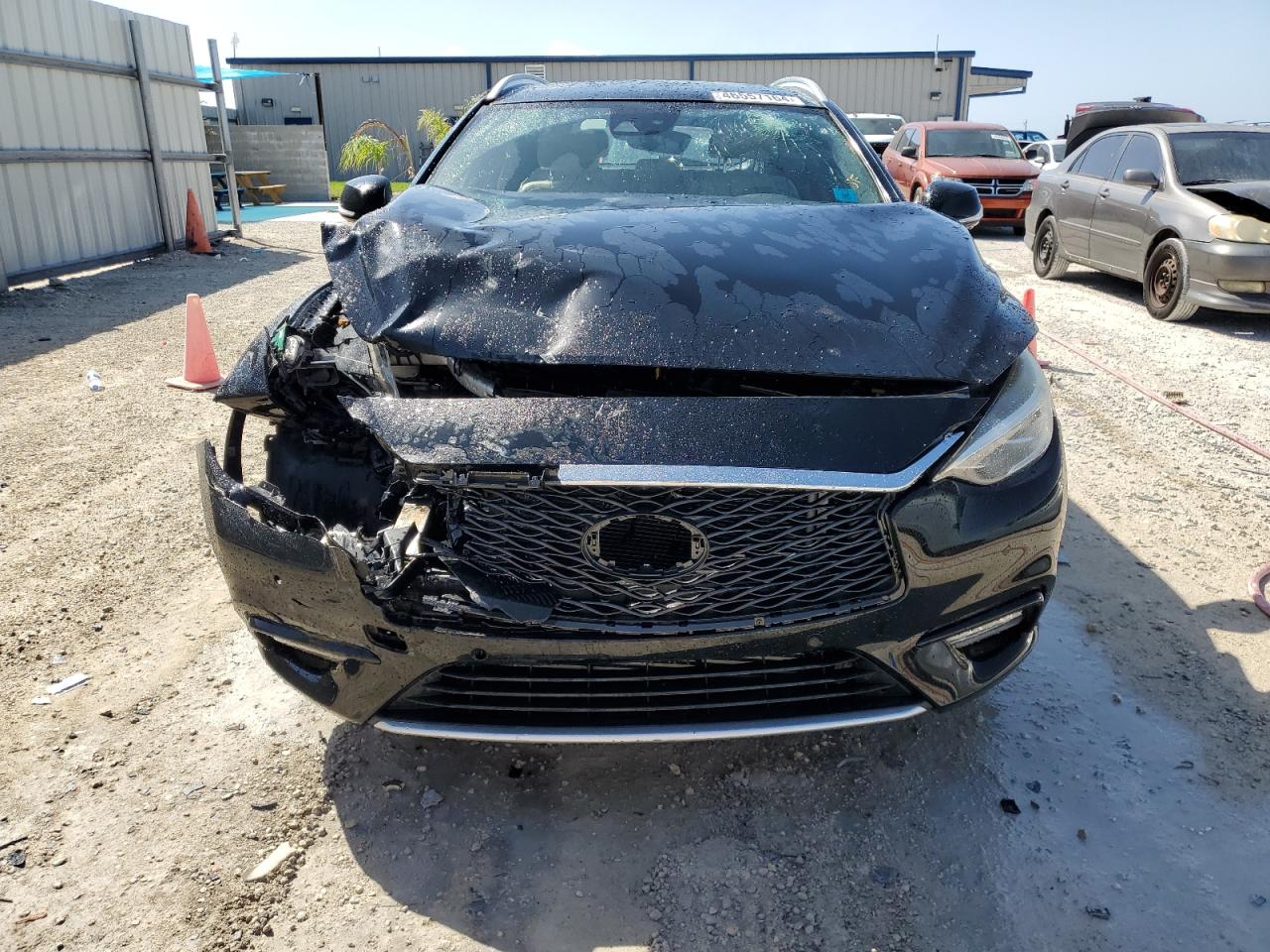 Photo 4 VIN: SJKCH5CP7JA055470 - INFINITI QX30 