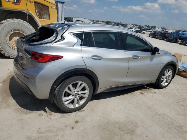 Photo 2 VIN: SJKCH5CP7JA056781 - INFINITI QX30 BASE 