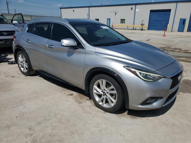 Photo 3 VIN: SJKCH5CP7JA056781 - INFINITI QX30 BASE 