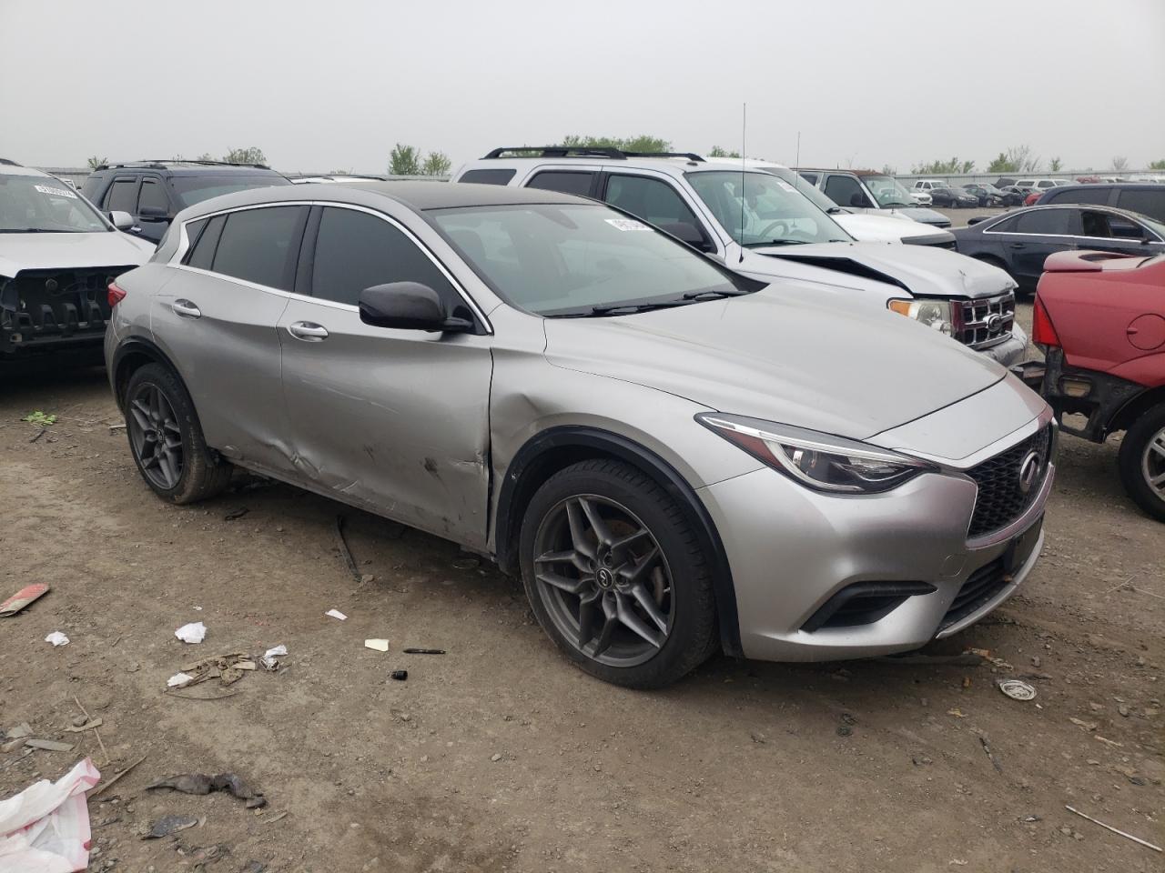 Photo 3 VIN: SJKCH5CP8JA058264 - INFINITI QX30 