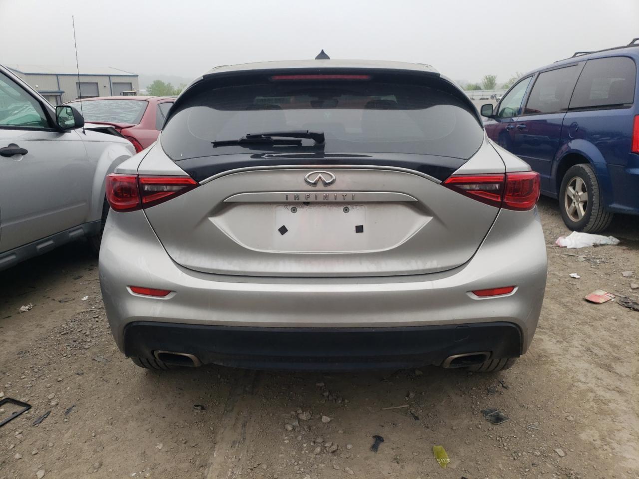 Photo 5 VIN: SJKCH5CP8JA058264 - INFINITI QX30 