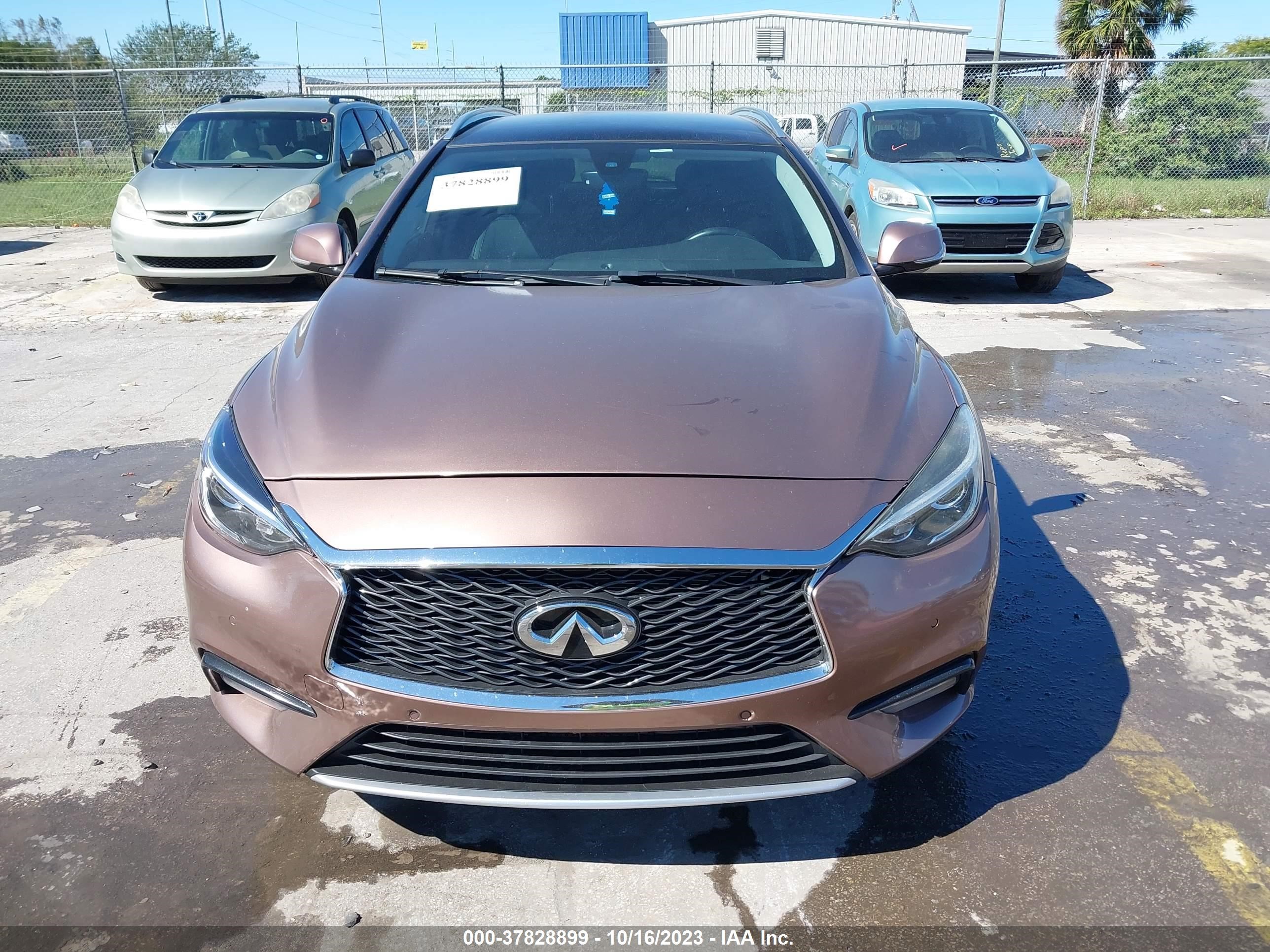 Photo 11 VIN: SJKCH5CP9HA023212 - INFINITI QX30 