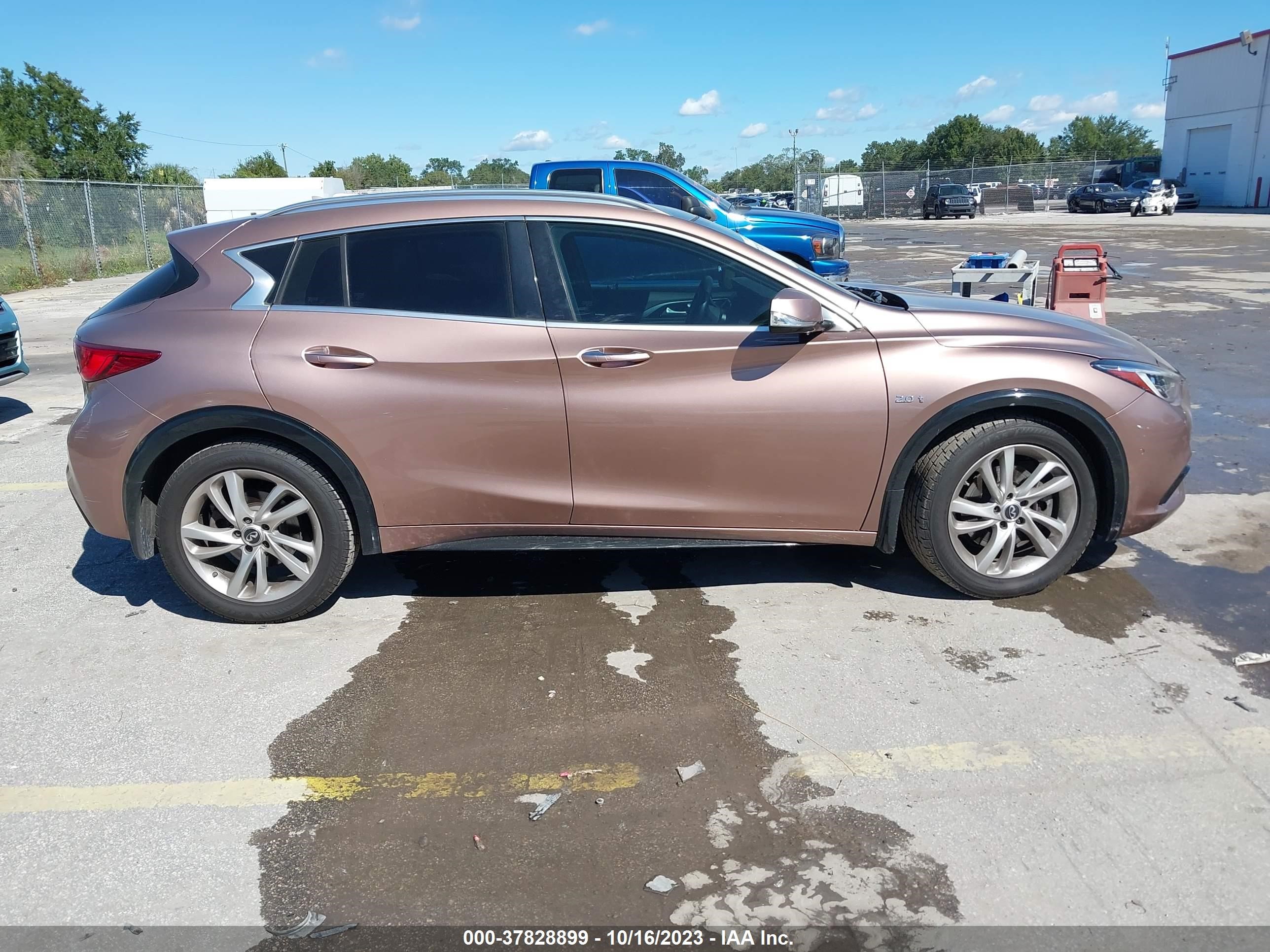 Photo 12 VIN: SJKCH5CP9HA023212 - INFINITI QX30 