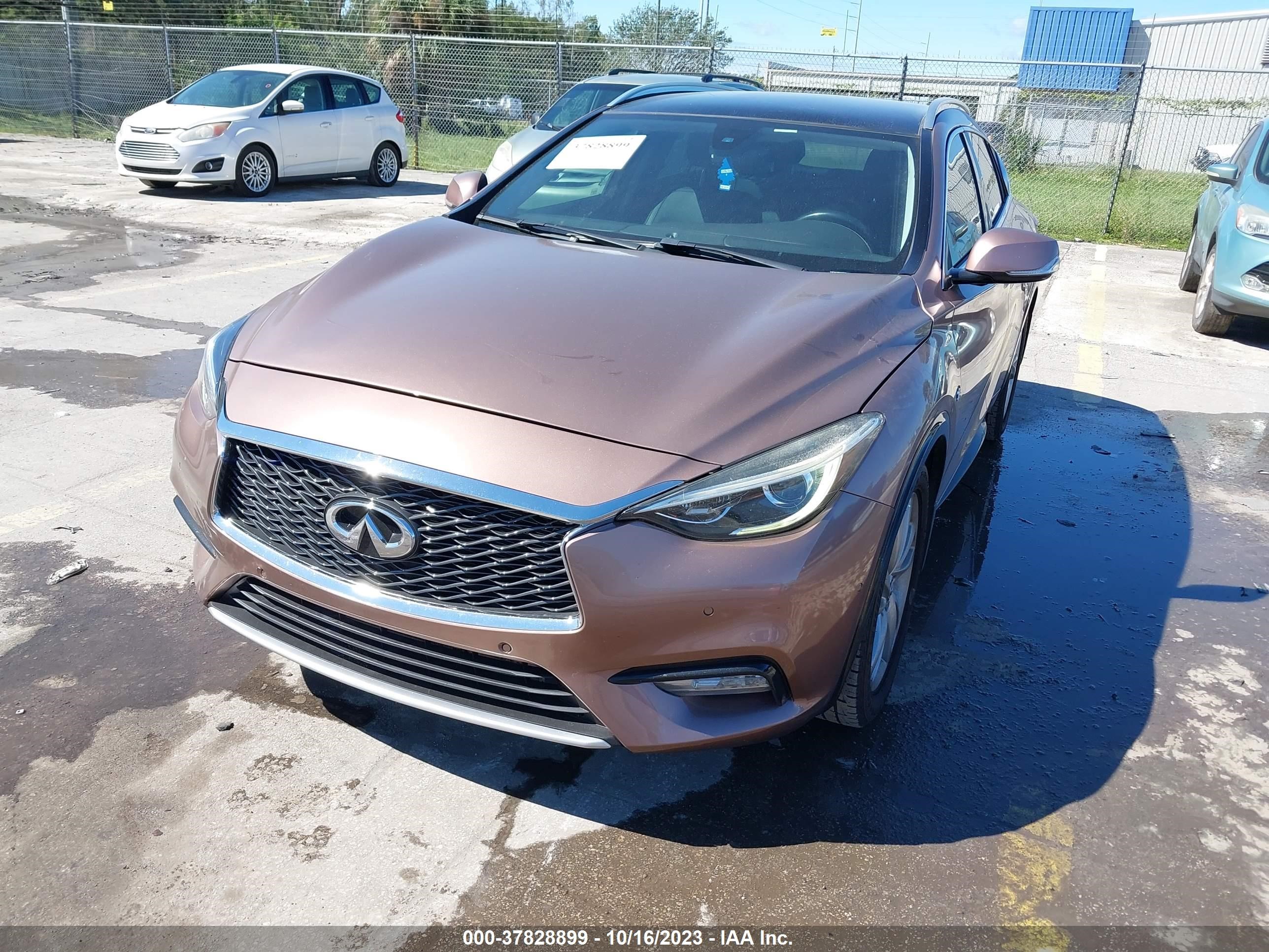 Photo 5 VIN: SJKCH5CP9HA023212 - INFINITI QX30 