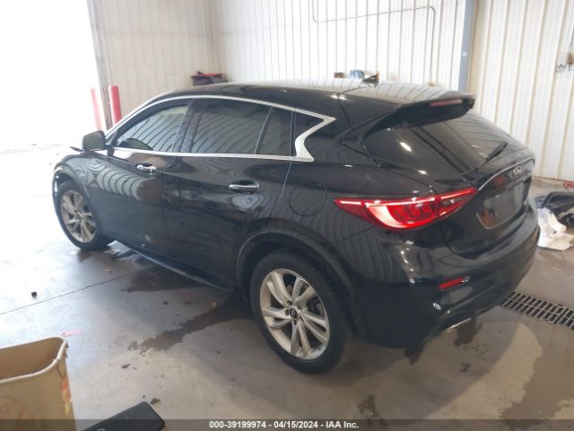 Photo 2 VIN: SJKCH5CP9HA035425 - INFINITI QX30 