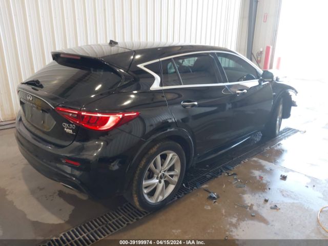 Photo 3 VIN: SJKCH5CP9HA035425 - INFINITI QX30 