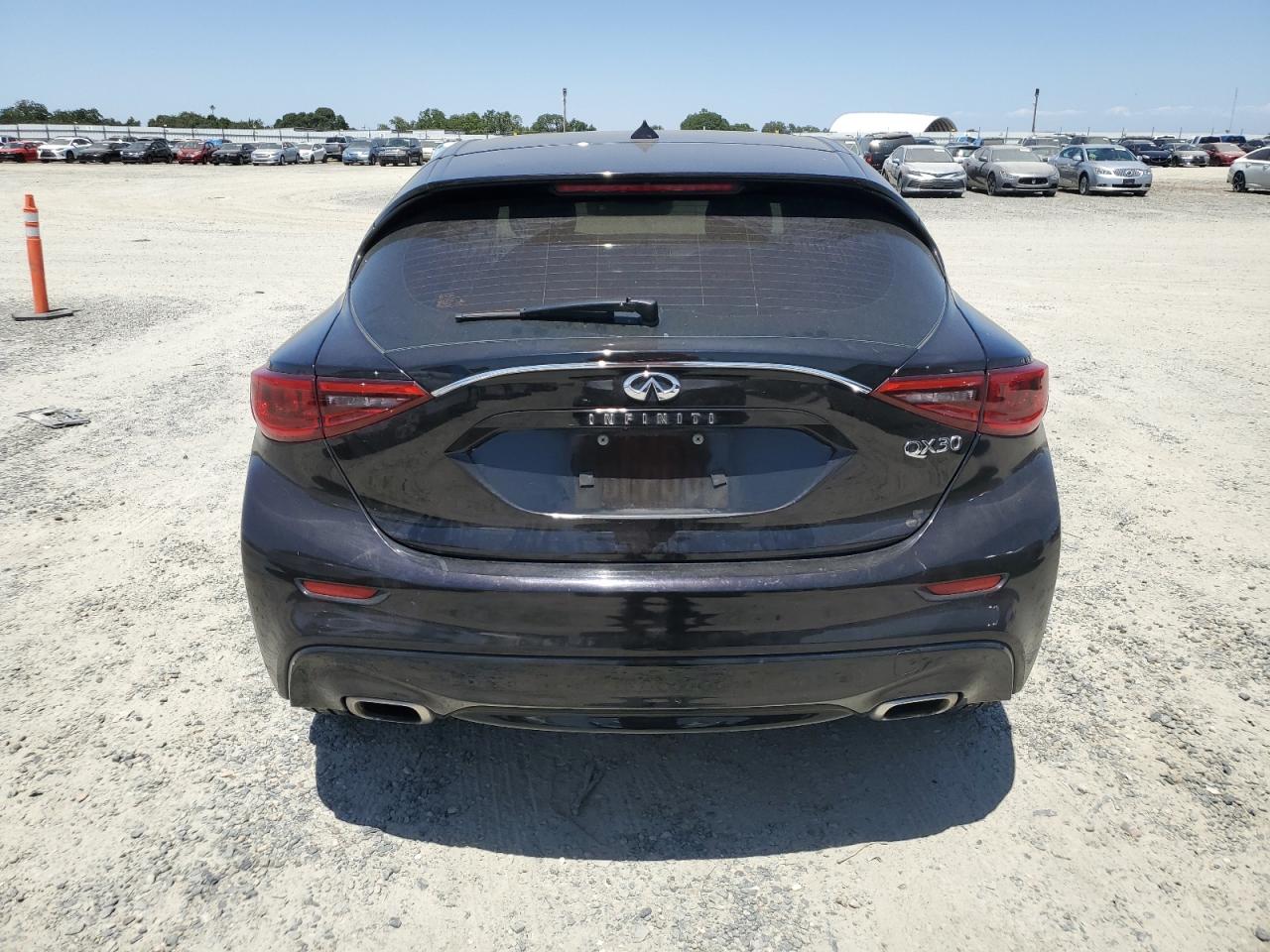 Photo 5 VIN: SJKCH5CP9HA038793 - INFINITI QX30 