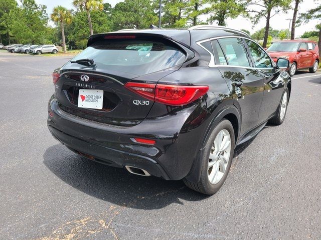 Photo 3 VIN: SJKCH5CP9JA054451 - INFINITI QX30 