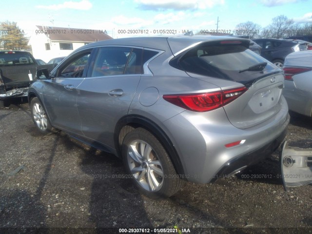 Photo 2 VIN: SJKCH5CP9JA059553 - INFINITI QX30 