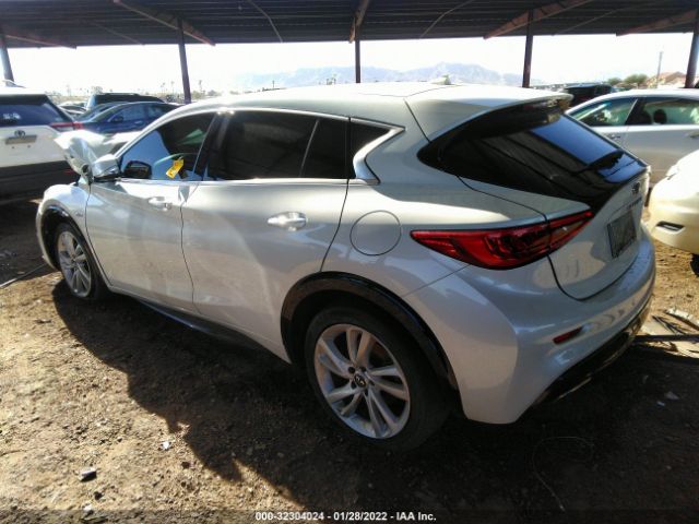 Photo 2 VIN: SJKCH5CPXHA040097 - INFINITI QX30 