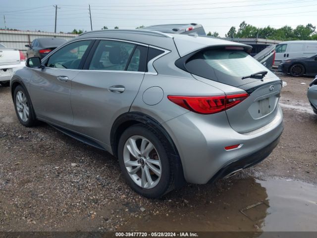 Photo 2 VIN: SJKCH5CPXJA005551 - INFINITI QX30 