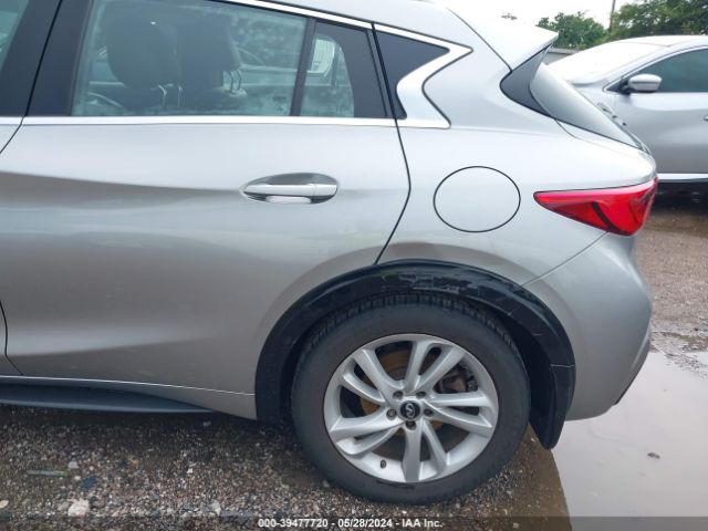 Photo 5 VIN: SJKCH5CPXJA005551 - INFINITI QX30 