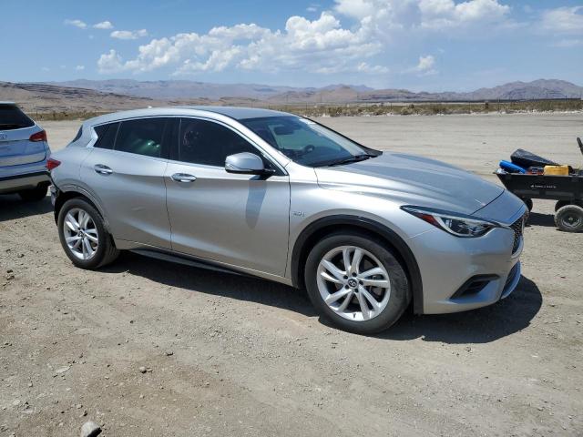 Photo 3 VIN: SJKCH5CPXJA005677 - INFINITI QX30 PURE 