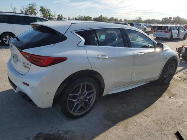 Photo 2 VIN: SJKCH5CPXJA047105 - INFINITI QX30 