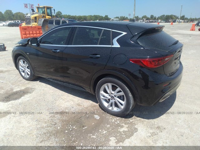 Photo 2 VIN: SJKCH5CPXJA055110 - INFINITI QX30 