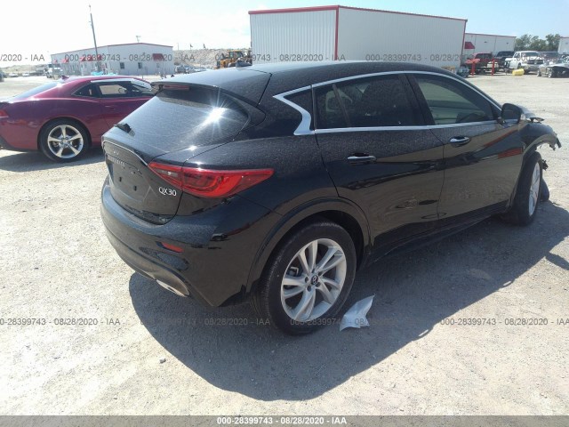 Photo 3 VIN: SJKCH5CPXJA055110 - INFINITI QX30 