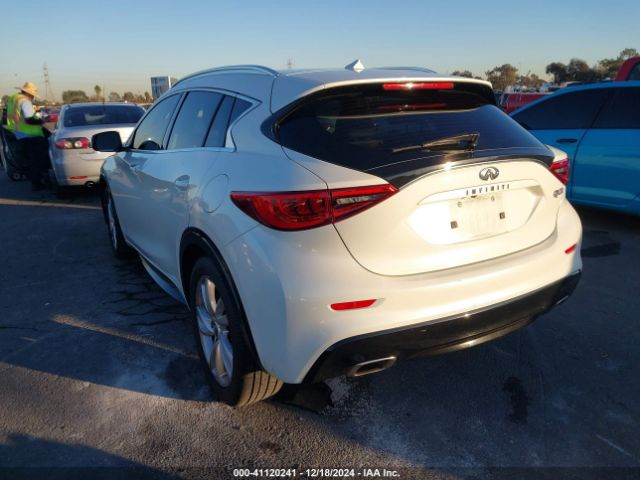 Photo 2 VIN: SJKCH5CPXKA008581 - INFINITI QX30 