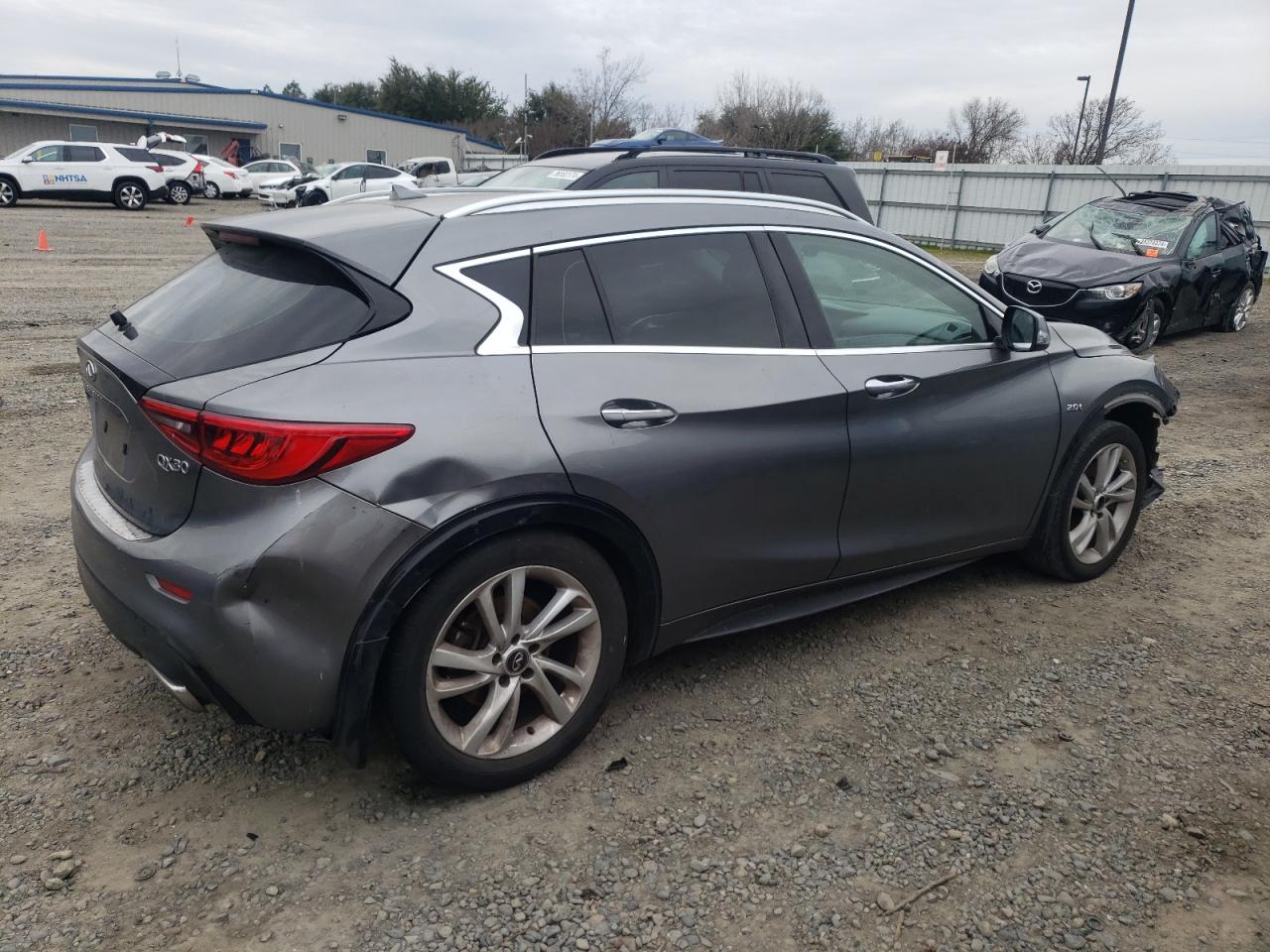 Photo 2 VIN: SJKCH5CPXKA010461 - INFINITI QX30 