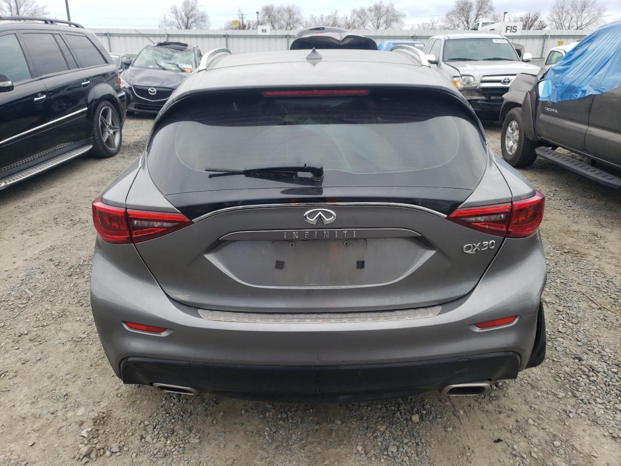 Photo 5 VIN: SJKCH5CPXKA010461 - INFINITI QX30 