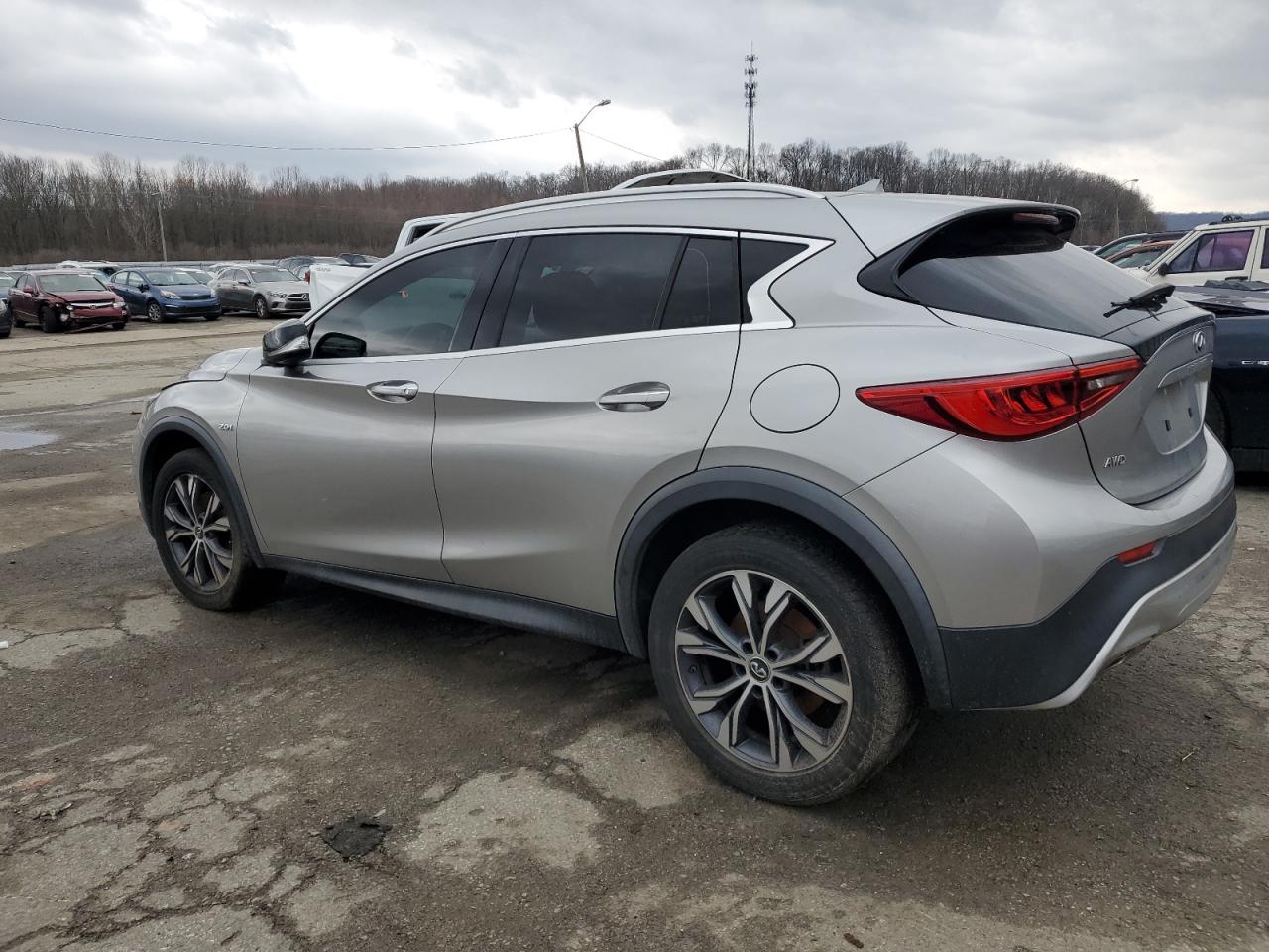 Photo 1 VIN: SJKCH5CR0HA033712 - INFINITI QX30 